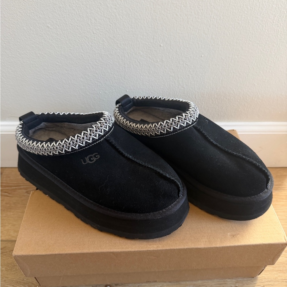 UGG women’s black Tazz slipper 6 - Picture 3 of 7